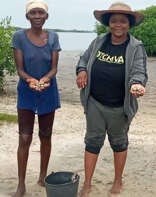 Fernanda Samuel and a local fisher